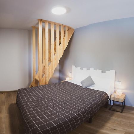 Coll De Port Hostel Tuixen Ngoại thất bức ảnh
