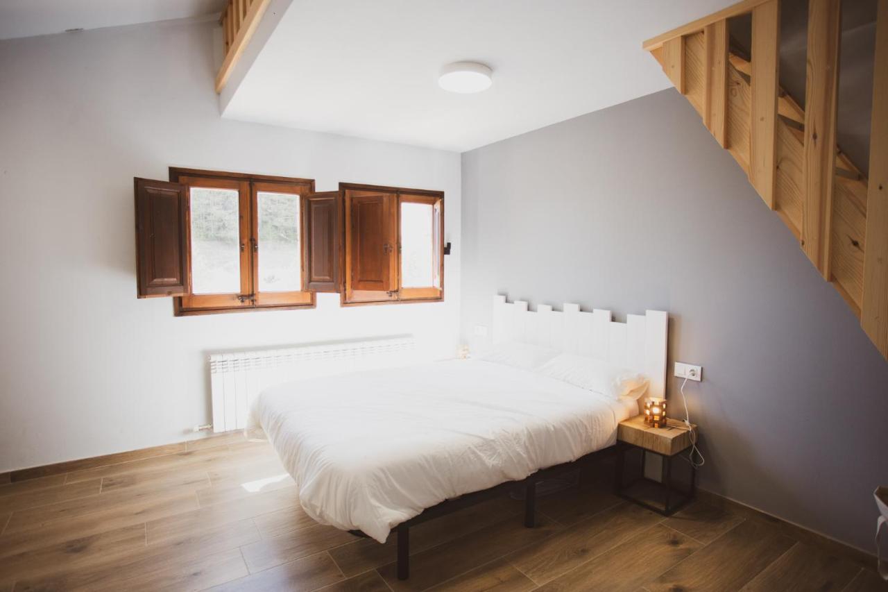 Coll De Port Hostel Tuixen Ngoại thất bức ảnh