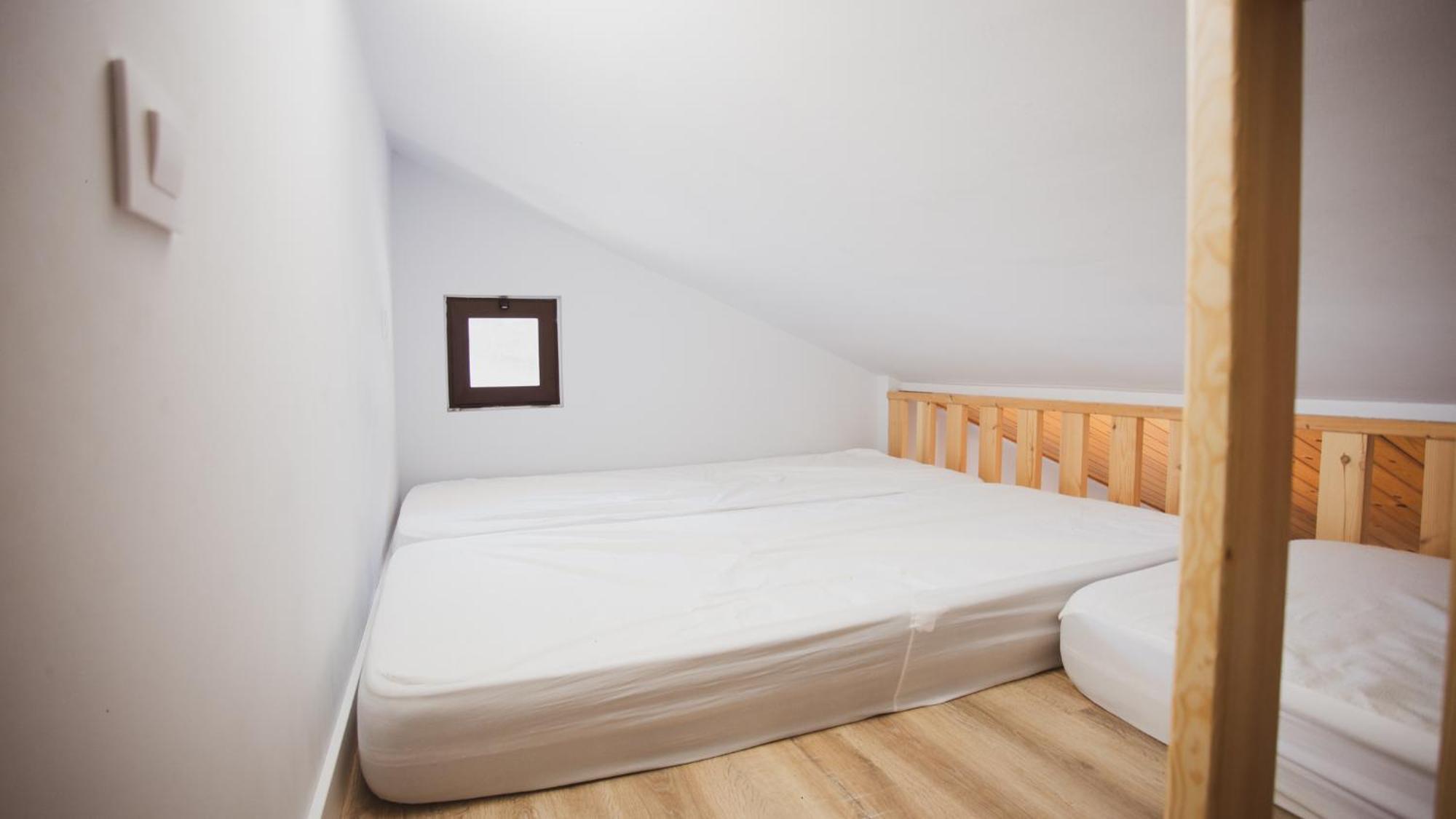 Coll De Port Hostel Tuixen Ngoại thất bức ảnh