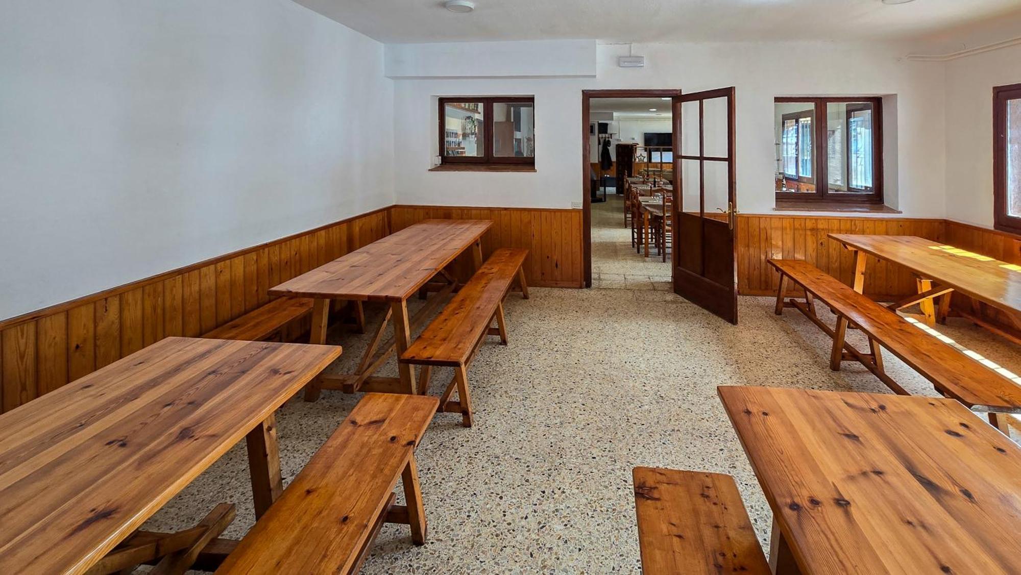 Coll De Port Hostel Tuixen Ngoại thất bức ảnh